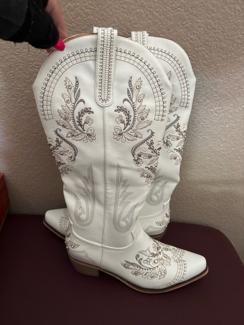 White Embroidered Cowboy Boots for Women